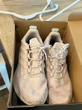 Adidas alphabounce Women’s Size 8